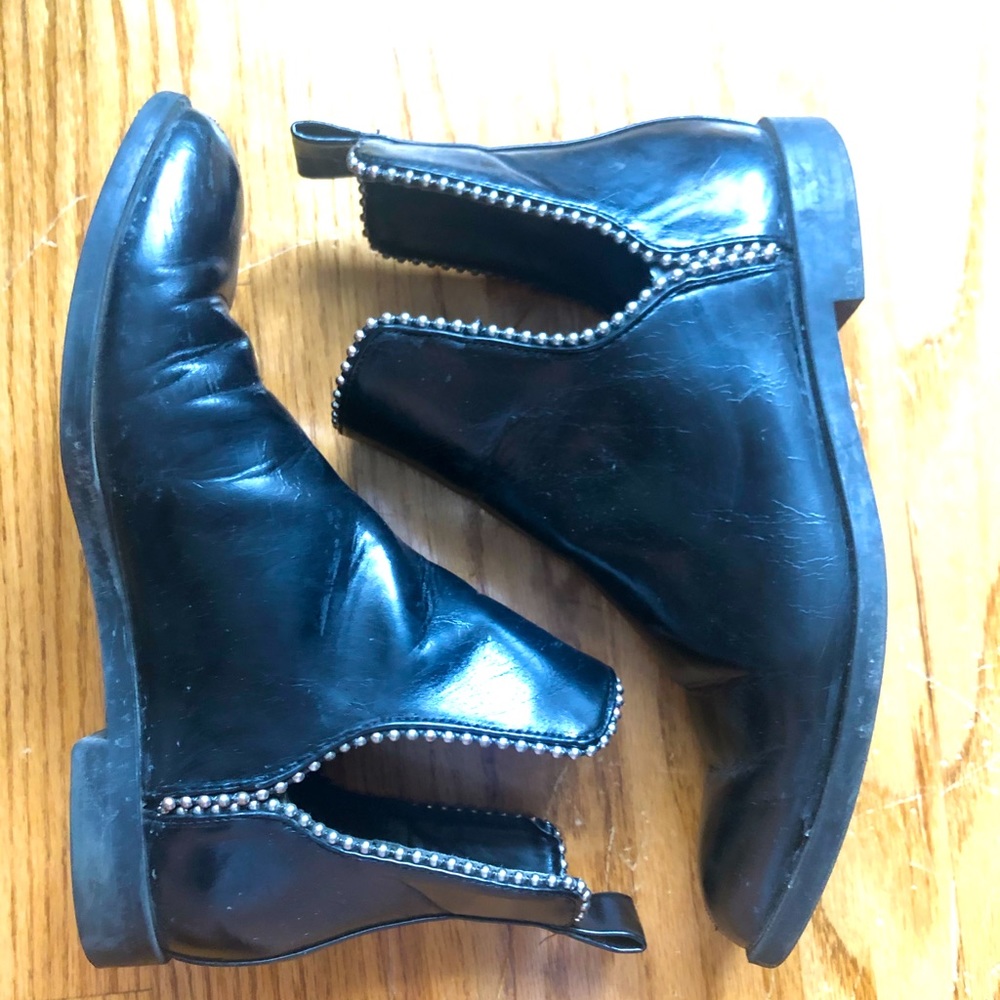 Black Zara zippered booties